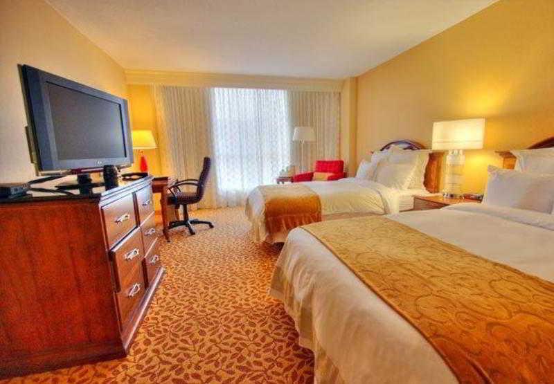 Hotel Marriott Center 4*